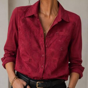 Camisa com detalhes em bordado
