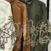 Camisa com detalhes bordados