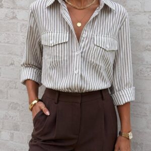 Camisa listrada marrom
